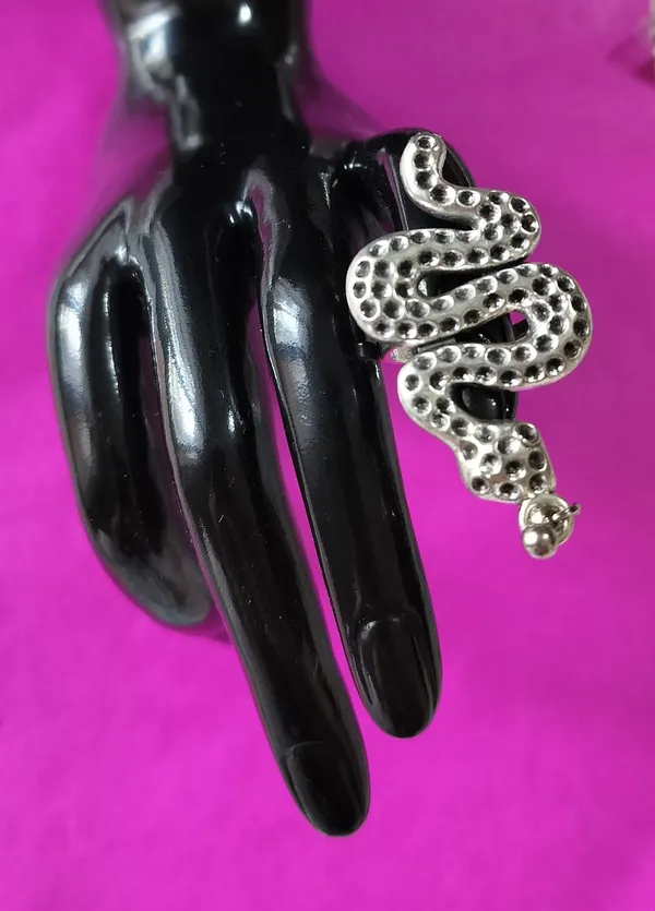 Silver_Snake_Design_Statement_Ring