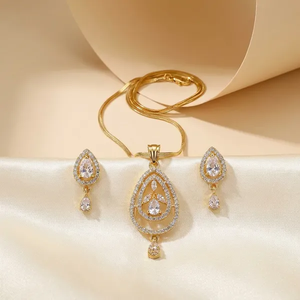 Golden_Antique_Finish_Pendant_Set_With_Earrings_For_Women