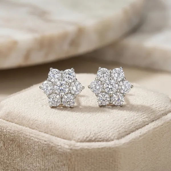 Clear_Crystal_Flower_Stud_Earrings_For_Women