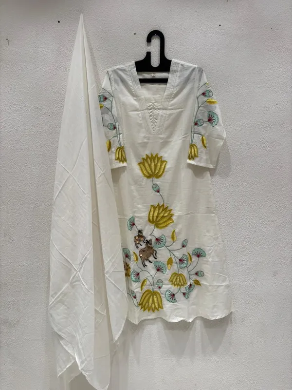 White_Cotton_Embroidered_Floral_Kurta_Set_With_Dupatta_For_Women