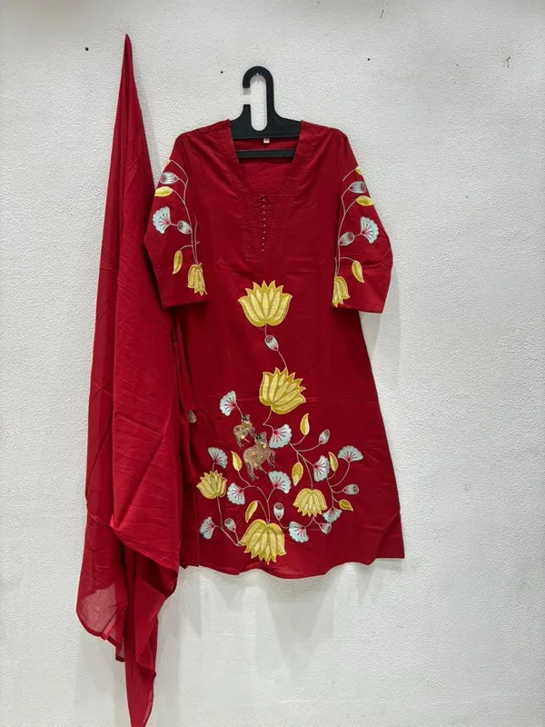 Red_Cotton_Floral_Embroidered_Kurta_Set_With_Dupatta_For_Women