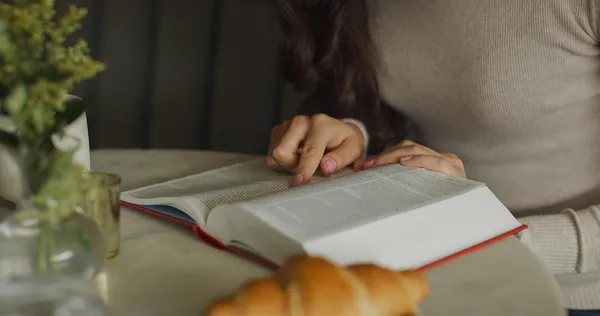 Esv_Concise_Study_Bible_Tm