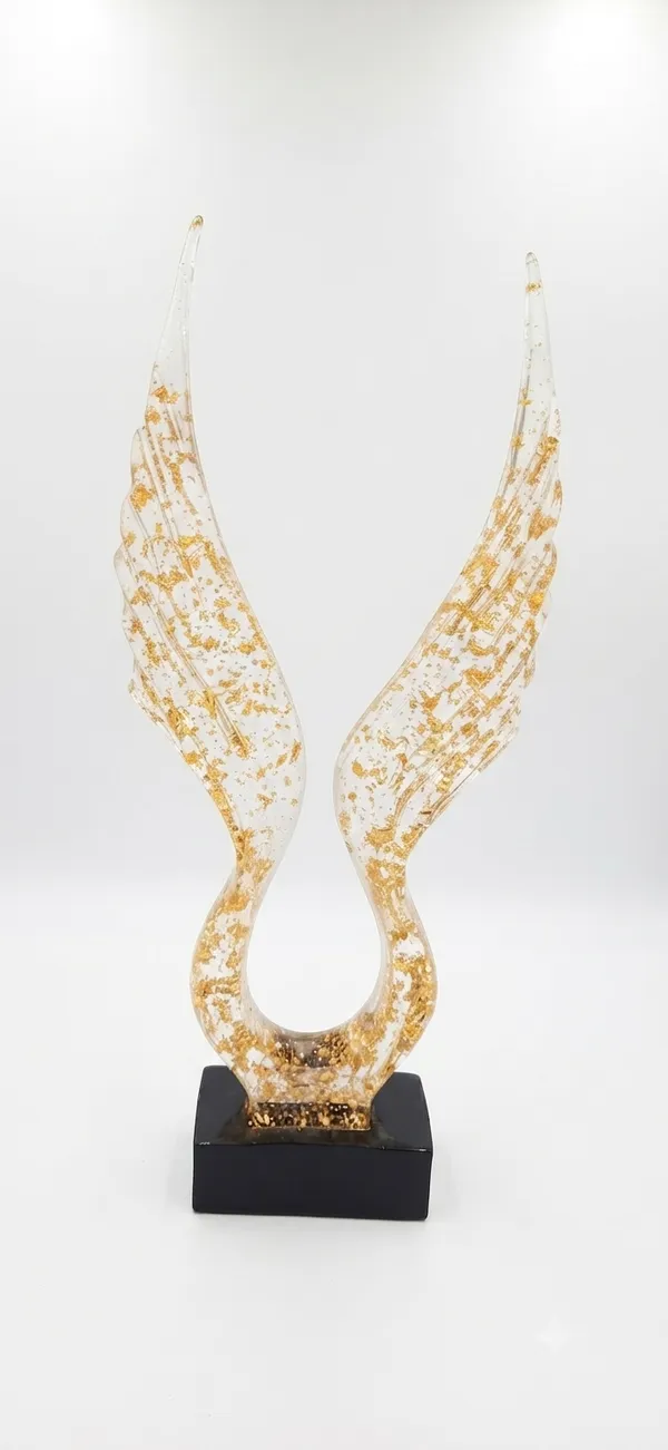 Golden_And_Black_Wings_Flying_Crystal_Tropy_Satue