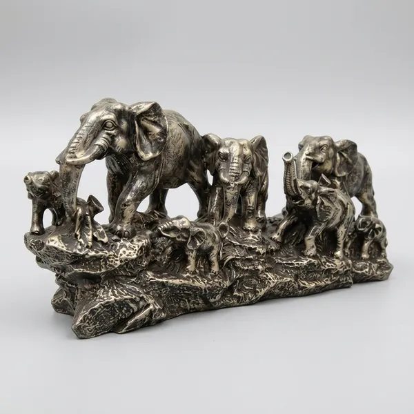 Silver_And_Grey__Polyresin_Elephant_Family_Decorative_Figurine
