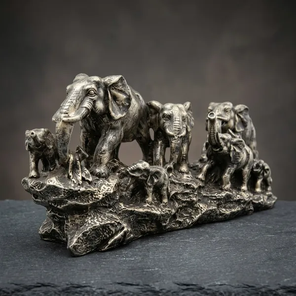 Silver_And_Grey__Polyresin_Elephant_Family_Decorative_Figurine