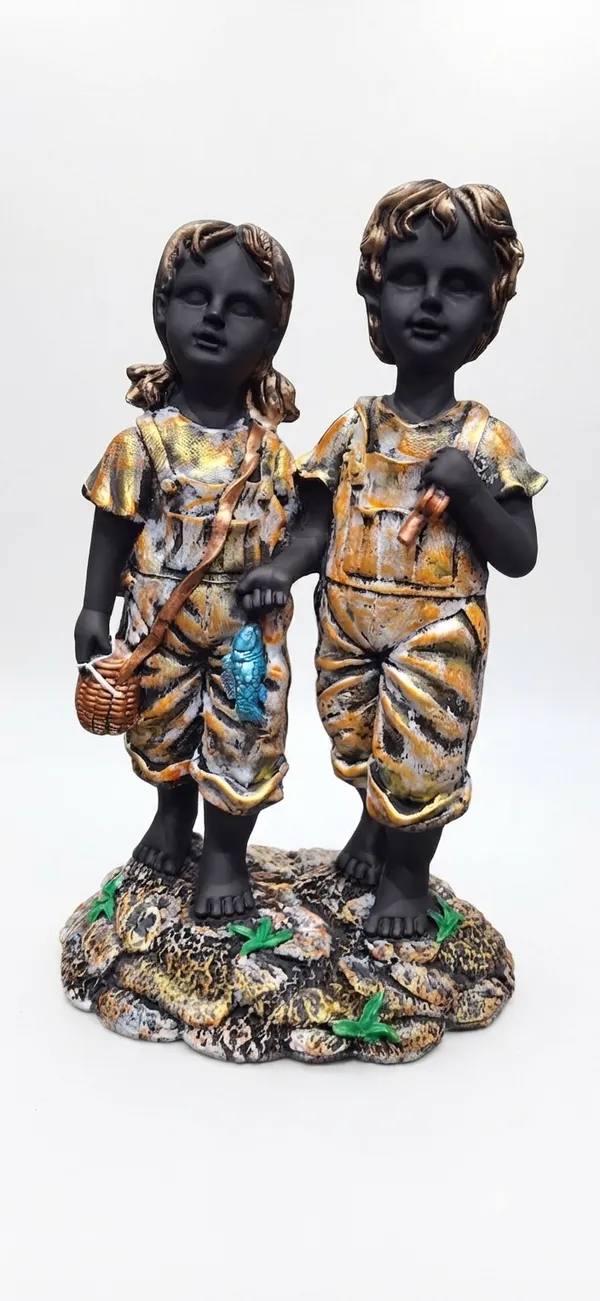 Multicolor_Boy_And_Girl_Walking_Garden