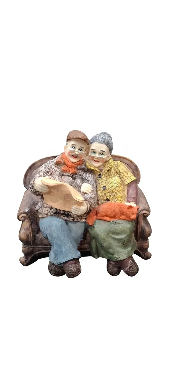Multicolor_Enderly_Couple_Grand_Parents_Statue_Figurine
