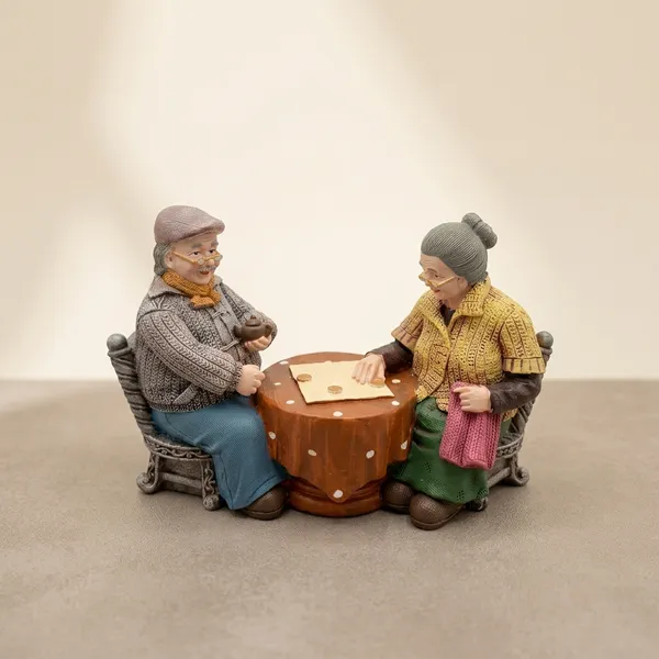 Multicolor_Enderly_Couple_Grand_Parents_Statue_Figurine