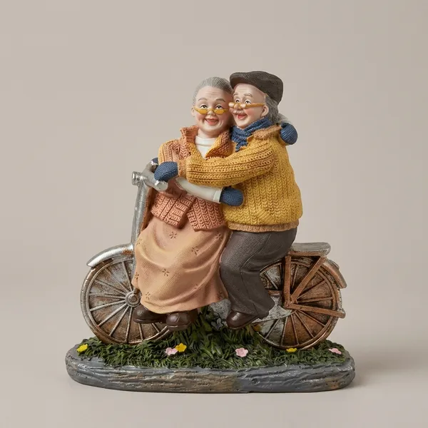 Multicolor_Enderly_Couple_Grand_Parents_Statue_Figurine