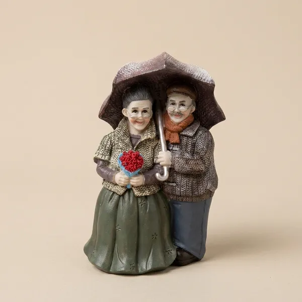 Multicolor_Enderly_Couple_Figurine_Grand_Parents_Statue