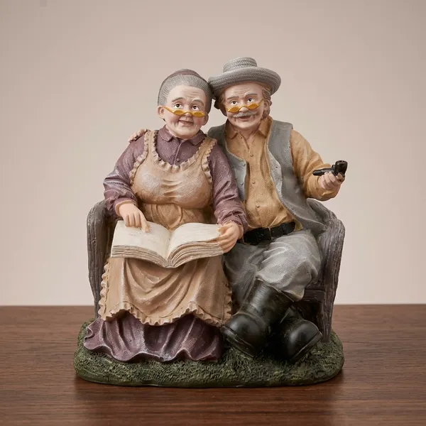 Multicolor_Enderly_Couple_Grand_Parents_Statue_Figurine