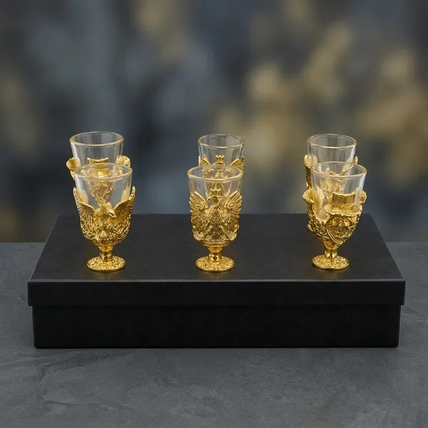Golden_Metallic_Shot_Glass_Holders_Figurine