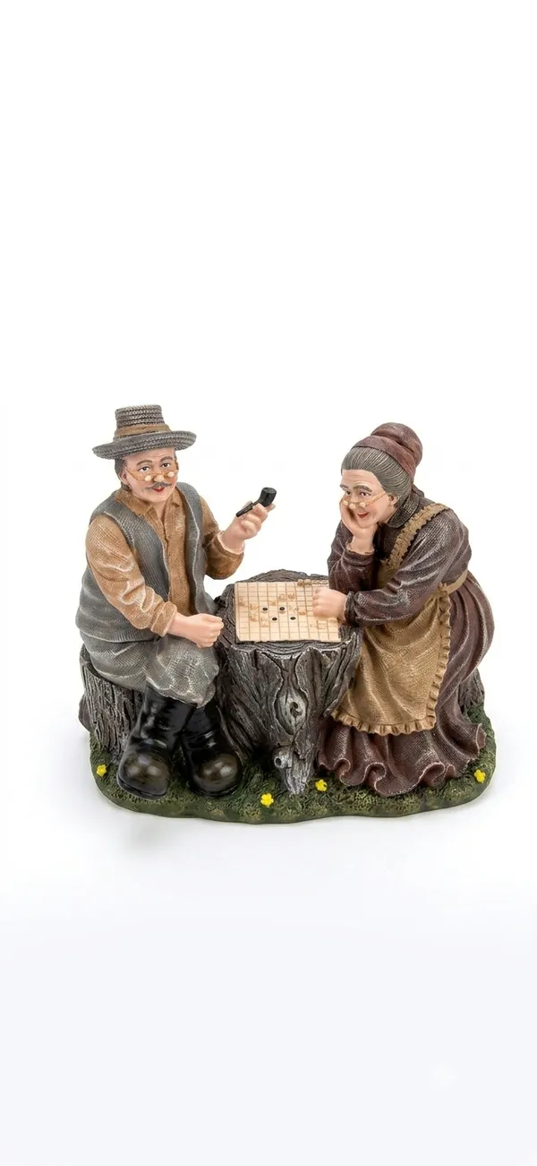Multicolor_Enderly_Couple_Figurine_Grand_Parents_Statue