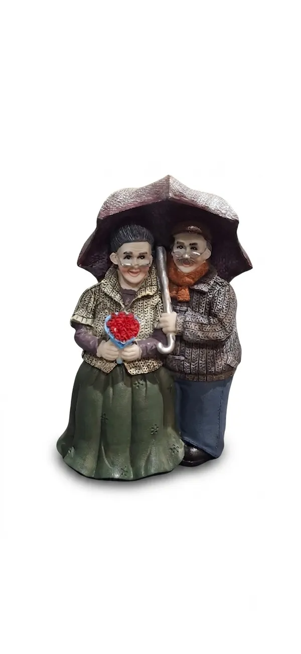 Multicolor_Enderly_Couple_Figurine_Grand_Parents_Statue