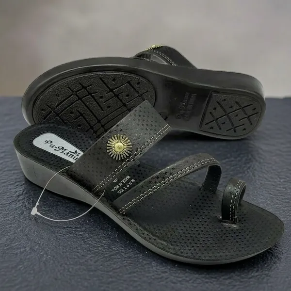 Black_EVA_/_Rubber_Flip_Flops_For_Women