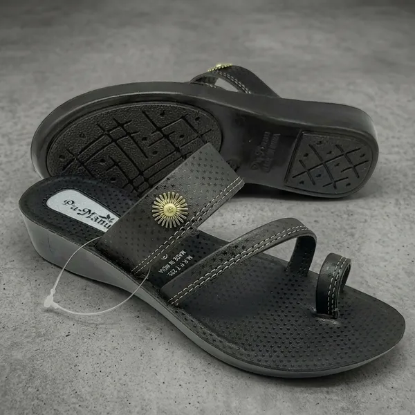 Black_EVA_/_Rubber_Flip_Flops_For_Women
