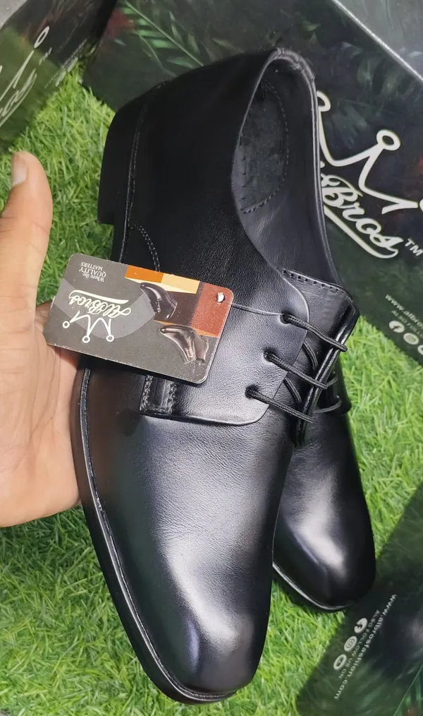 Black_Leather_Formal_Lace-Up_Derby_Shoes_For_Men