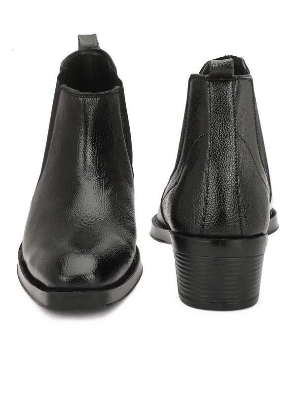 Black_Leather_Chelsea_Boots_With_Elastic_Side_Panels_For_Men
