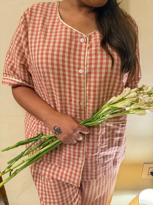 Red_And_White_Checked_Cotton_Sleepwear_Set_For_Women