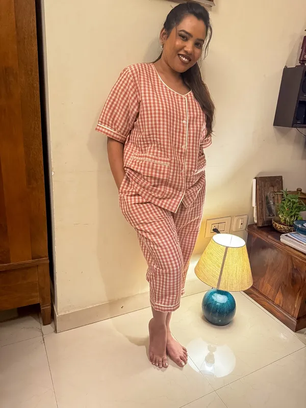 Red_And_White_Checked_Cotton_Sleepwear_Set_For_Women