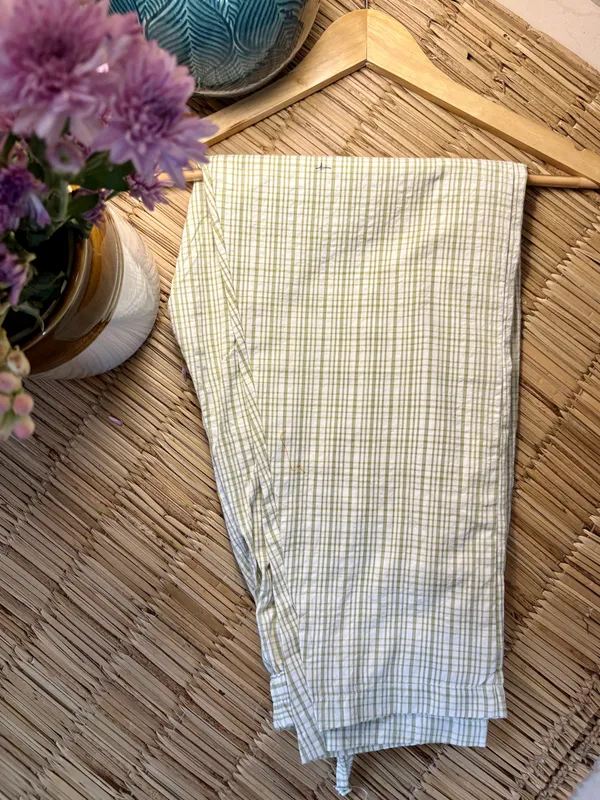Green_and_white_checkered_pant