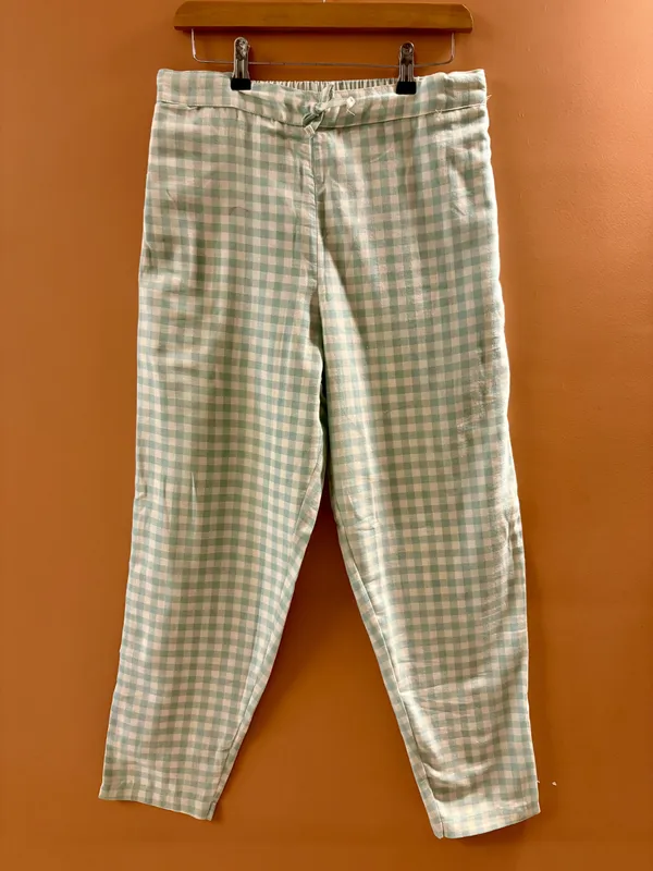 Sky_blue_and_white_checkered_pant