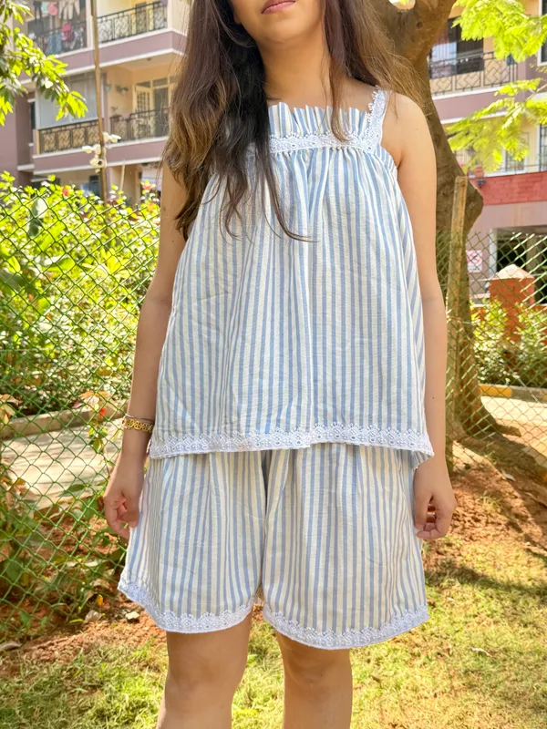 Tany_top_and_shorts