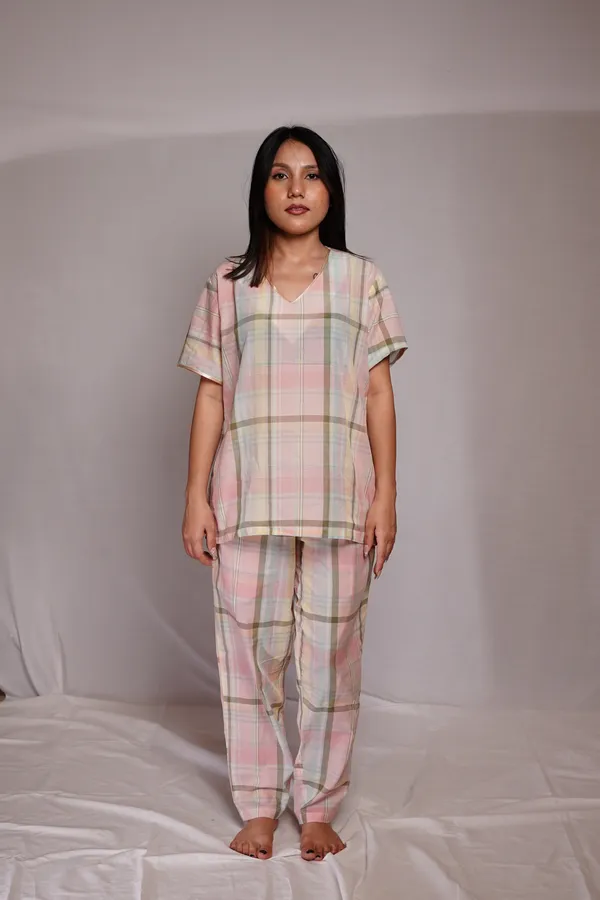 Pink_And_Green_Checkered_Cotton_Sleepwear_Set_For_Women