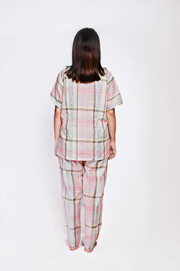 Pink_And_Green_Checkered_Cotton_Sleepwear_Set_For_Women
