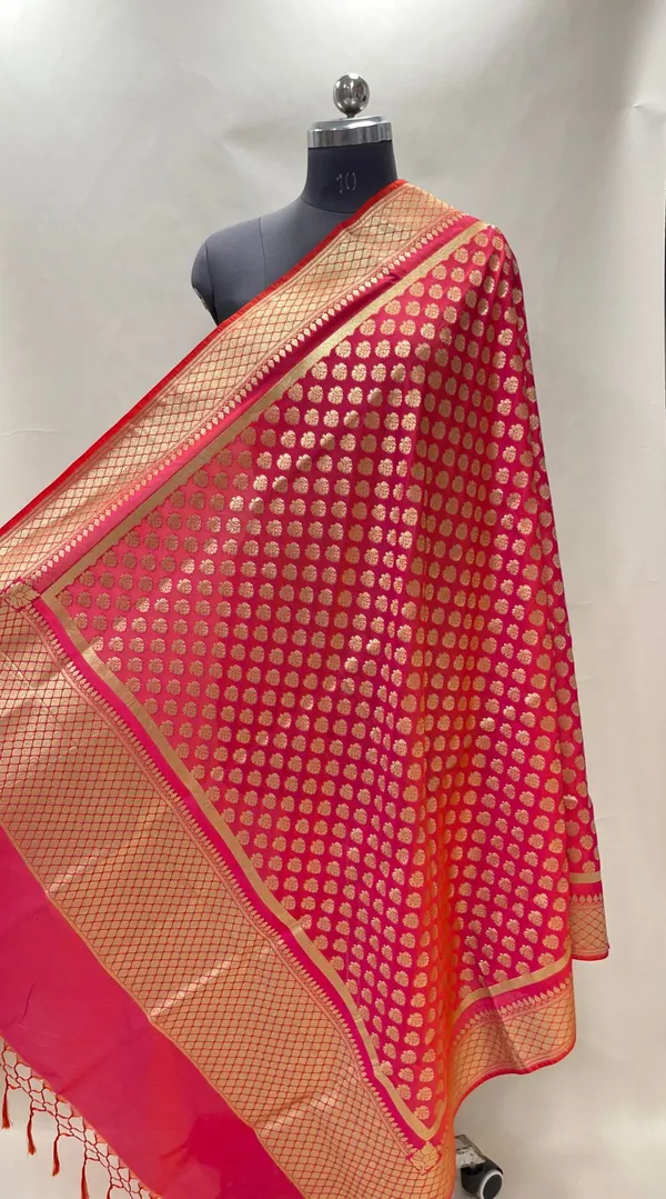 Humairah_Presents_Red_Semi_Katan_Silk_Alfi_Zari_Koniya_Floral_Booti_Banarasi_Dupatta