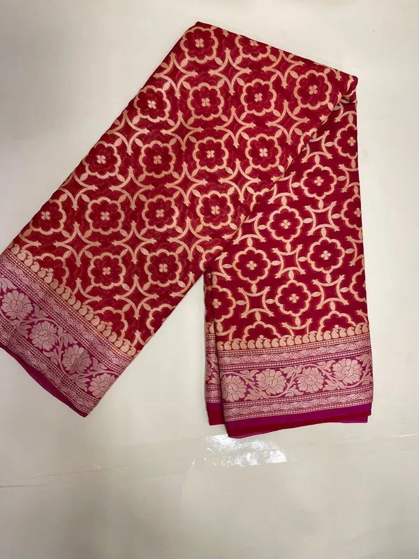 Humairah_Presents_Pure_Handloom_Maroon_Chiffon_Bandhej_Zari_Jaal_with_Contrast_Violet_Zari_Border_and_Magenta_Blouse