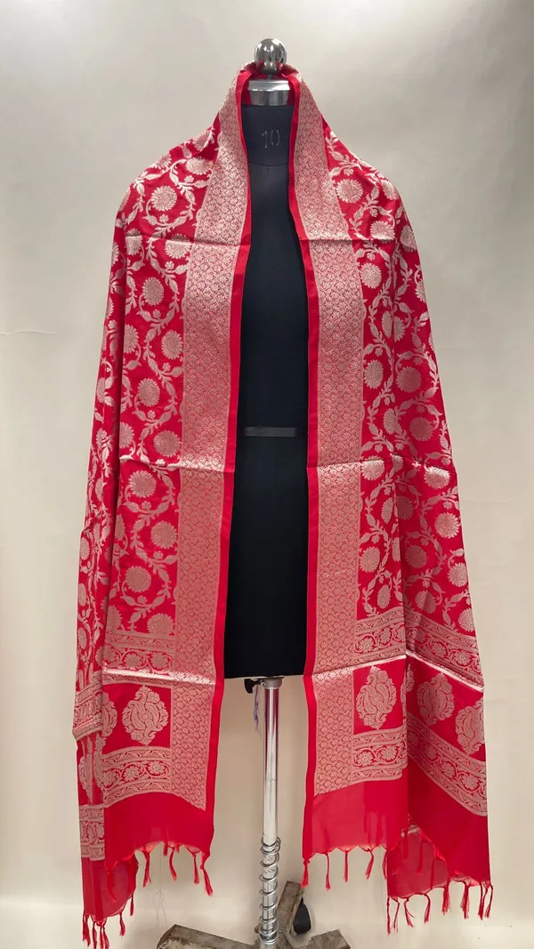 Humairah_Presents_Red_Semi_Katan_Silk_Tilfi_Zari_Jaal_Paisley_Boota_Banarasi_Dupatta