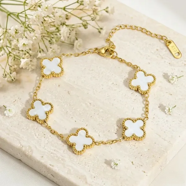 Elegant_White_Clover_Korean_Bracelet