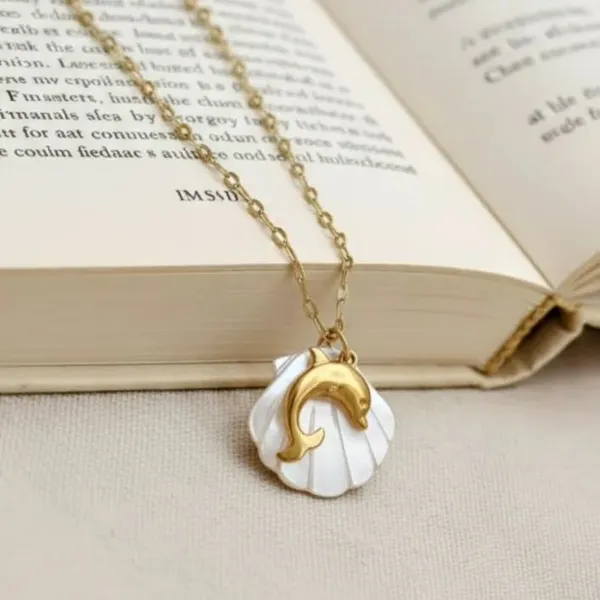 Marina_Shell_&_Dolphin_Necklace
