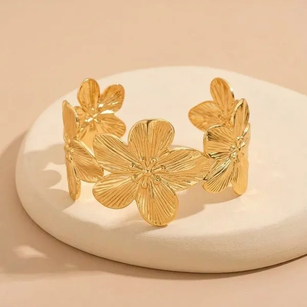 Eva_Golden_Floral_Cuff_Textured_Bracelet