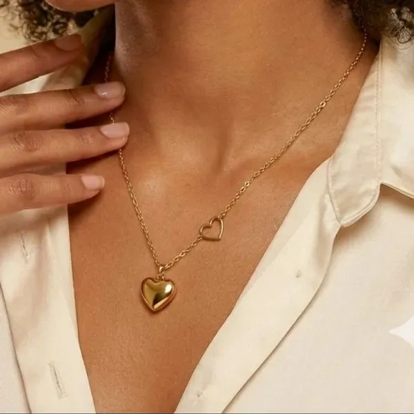 Mended:_Dual_Soul_Heart_Necklace