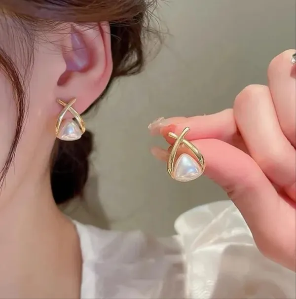 Nova_Crossovers_Elite_Pearl_Studs