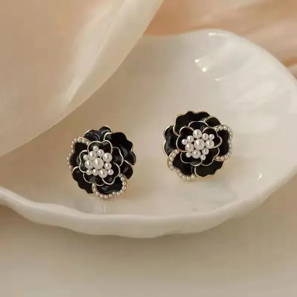 The_Midnight_Camellia_Pearl_Blossom_Studs_Earrings