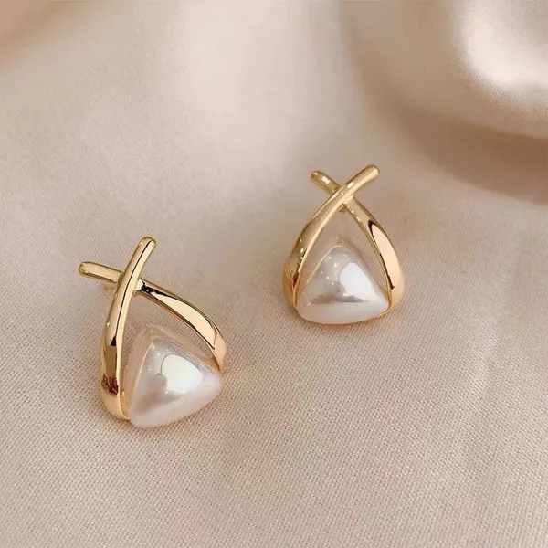 Nova_Crossovers_Elite_Pearl_Studs