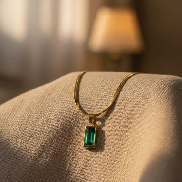 Gold_Plated_Green_Stone_Pendent_Necklace