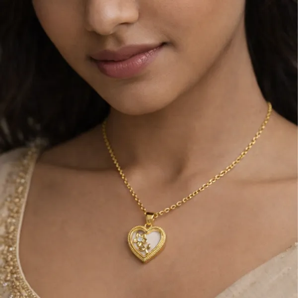 Gold_Plated_Blooming_Heart_Pendant_Necklace