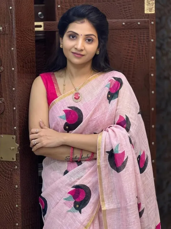 Peacock_Charm_Linen_Saree