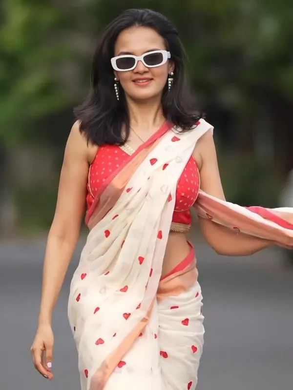 Pastel_Bloom_Linen_Saree