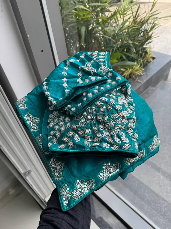 Royal_Elegance_Embroidered_Saree_Collection