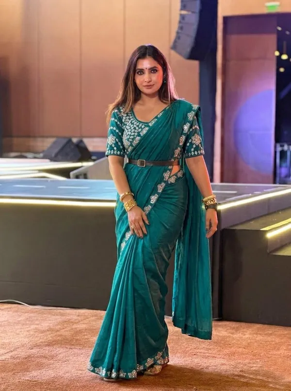 Royal_Elegance_Embroidered_Saree_Collection