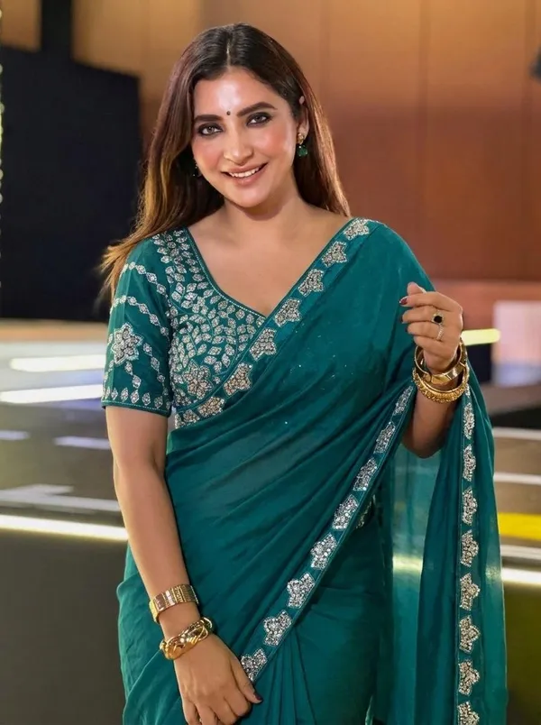 Royal_Elegance_Embroidered_Saree_Collection
