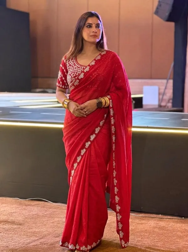 Royal_Elegance_Embroidered_Saree_Collection