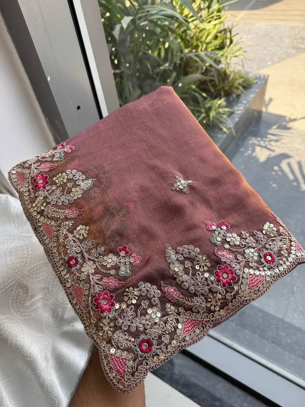 Royal_Shimmer_Embroidered_Saree_Collection