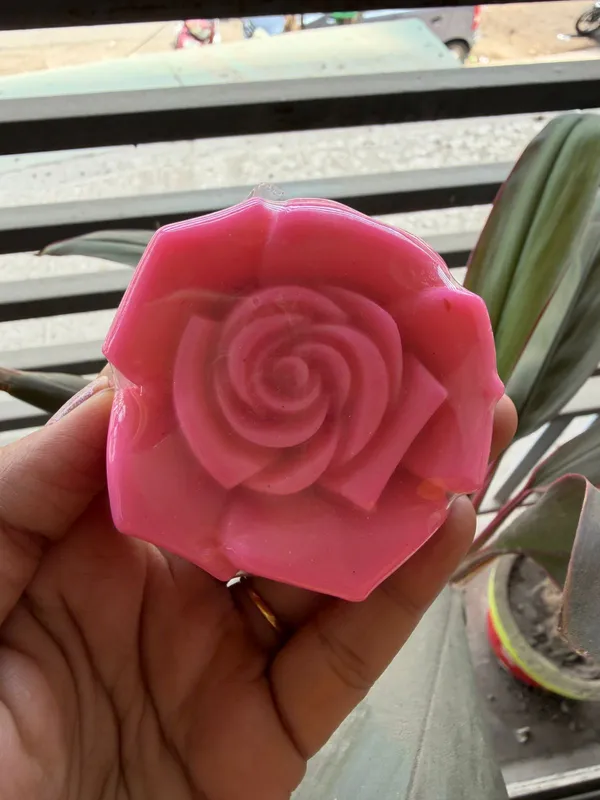 Rose-Shaped_Decorative_Fragrance_Soap_Bar
