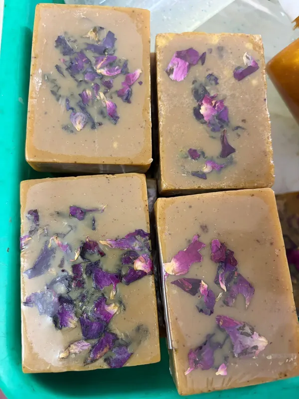 Handmade_Floral_Soap_Bars_With_Pea_Extract